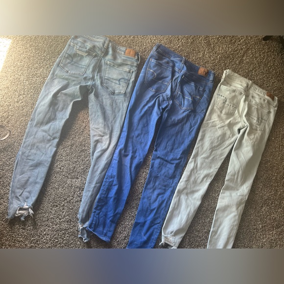 American eagle bundle! Size 4 - Picture 2 of 2